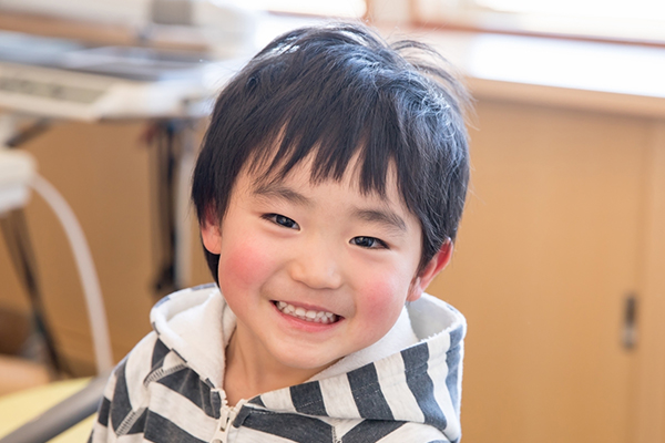 笑顔の男の子